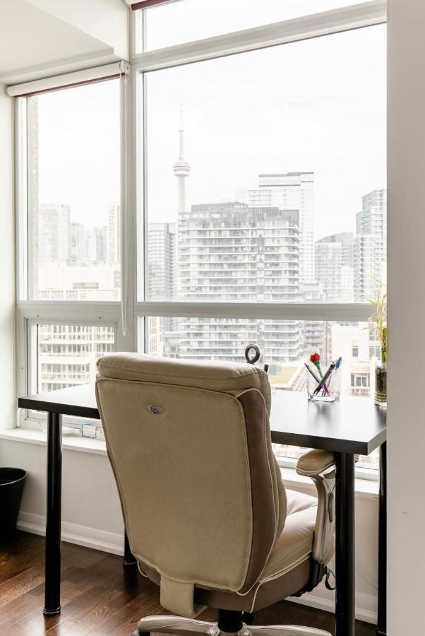 Downtown Toronto+Free Parking+Cn Tower View Apartment Exterior photo